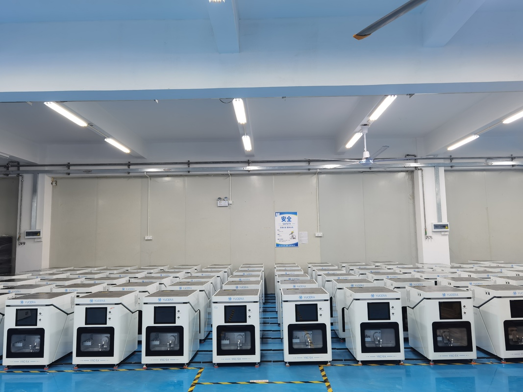 ইউসেরা নতুন মুক্তিপ্রাপ্ত ৫ অক্ষ ভেজা শুকনো জিরকোনিয়া মিলিং মেশিন ডেন্টাল ক্যাড ক্যাম ব্লকের জন্য