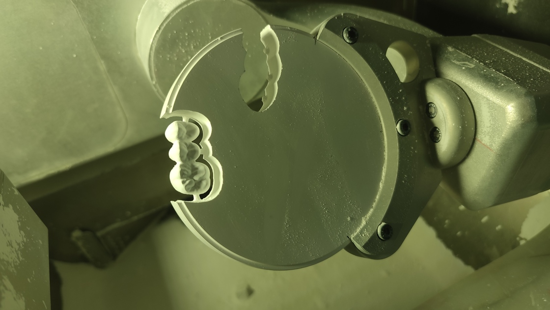 কারখানার সর্বনিম্ন মূল্য CAD CAM 5 অক্ষের শুষ্ক মিলিং ডেন্টাল মিলিং মেশিন চেয়ারসাইড মিলিং জিরকোনিয়া, PMMA, মোম-এর জন্য