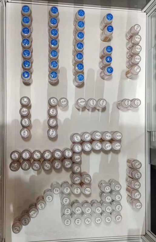 সমাধান ইউসেরা ১৮-রঙের সিরামিক জিরকোনিয়া স্টেইনিং কিট ডেন্টাল ল্যাব তৈরির জন্য প্রাকৃতিক আভা